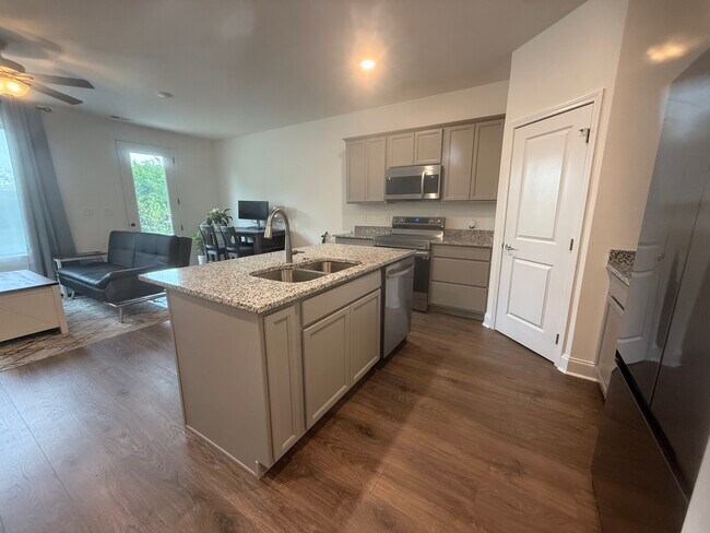 Planta abierta - 1516 Mountain Quail Cir