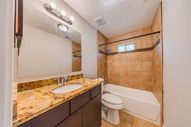 Foto del edificio - 2711 Chapman St