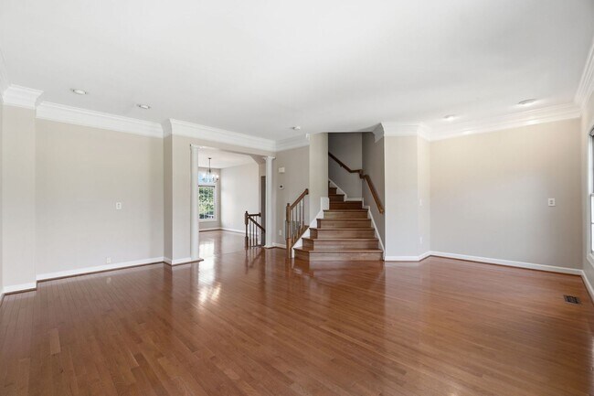 Foto del edificio - This is Northern Virginia living at its finest—offering the charm of a neighborhood community wit...