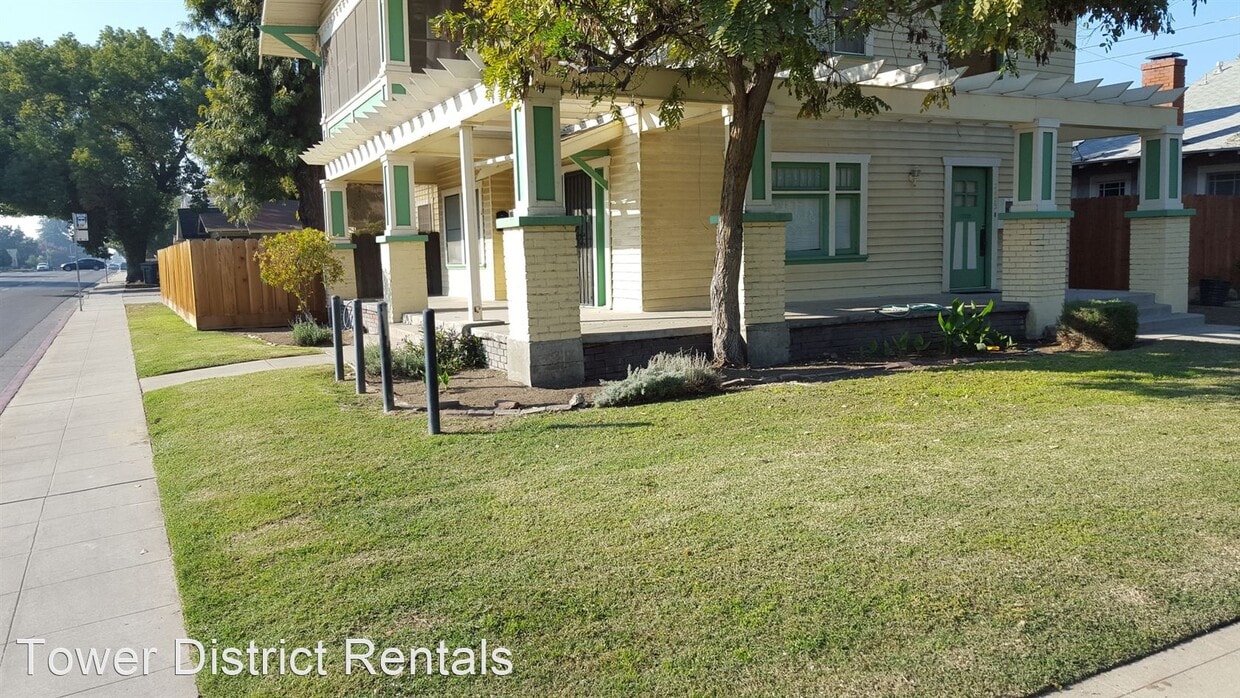 Primary Photo - 2403 N Maroa Ave