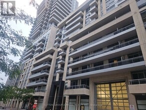 Building Photo - 9205 Yonge St