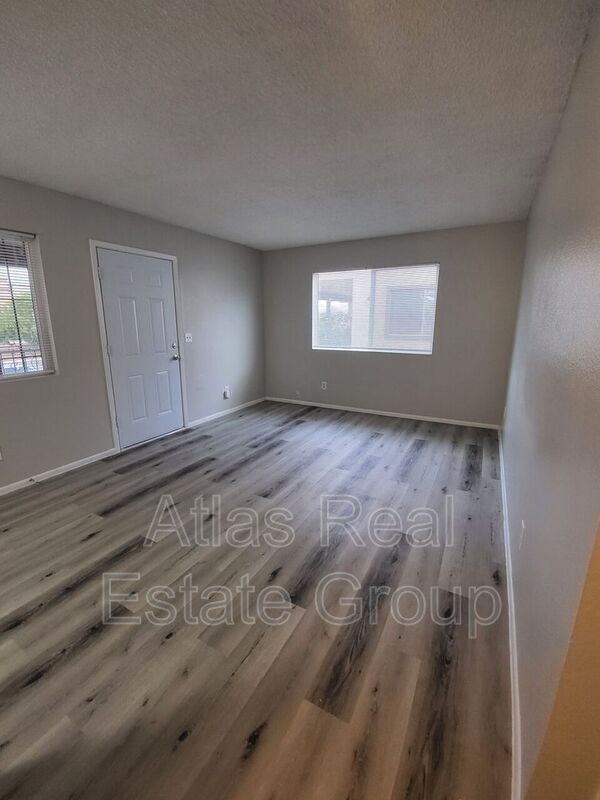 Foto del edificio - 755 W 1st Ave