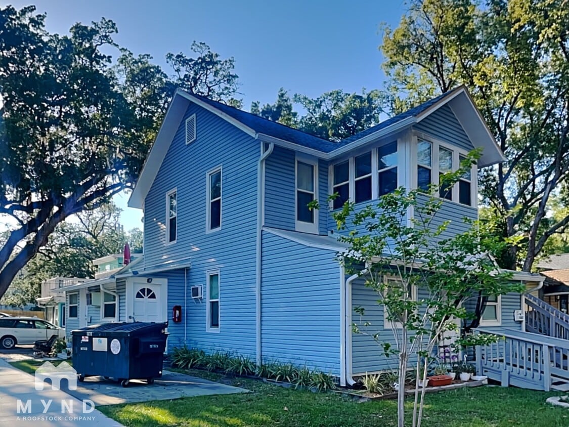 Primary Photo - 212 Pine St