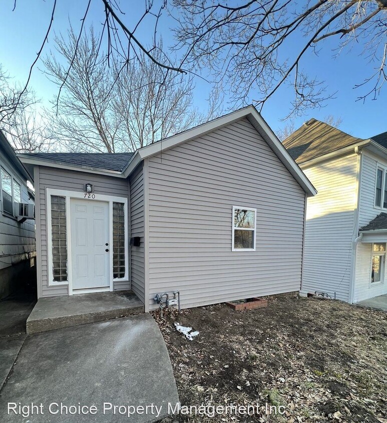 3 br, 1 bath House 720 N 23rd St House Rental in Saint Joseph, MO