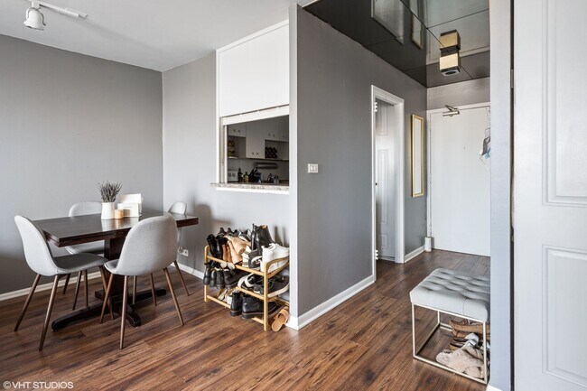 Foto del edificio - Gold Coast 1bed/1bath Apartment