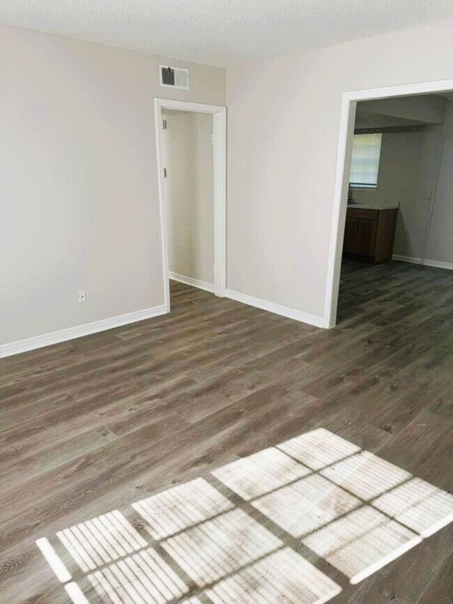 Foto del interior - Heritage Oaks @ Navco (Promotion!)