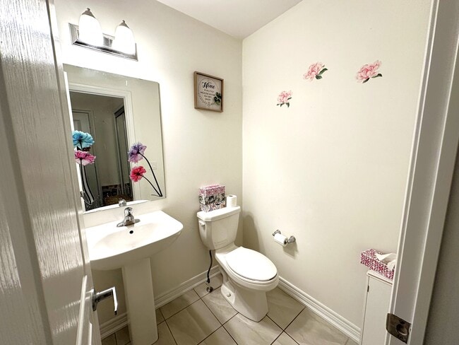 Building Photo - Corner Townhouse With Finished Basement in Windfields Farm (3 Bed, 2.5 Bath)