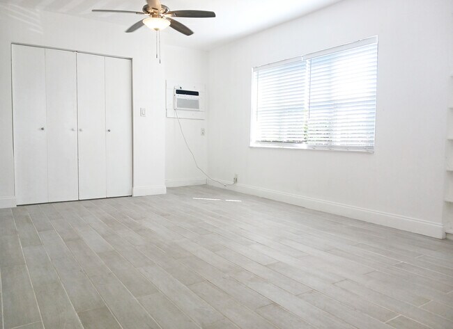 Foto del edificio - 4051 N Ocean Dr