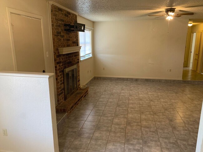 Foto del edificio - 7801 Uvalde Ave