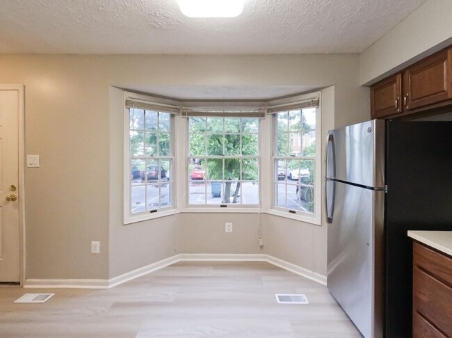 Foto del edificio - 5632 Denton Ct