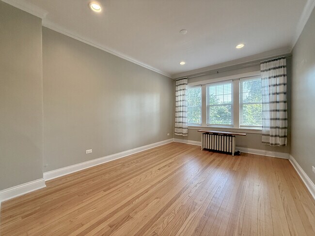 Foto del edificio - 5128 W Carmen Ave