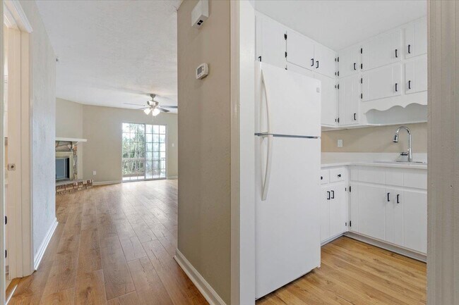 Building Photo - 1573 Jacks Dr