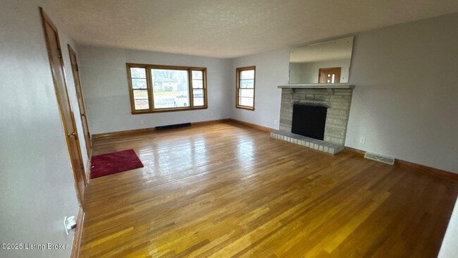 Foto del edificio - 5908 Ashby Ln