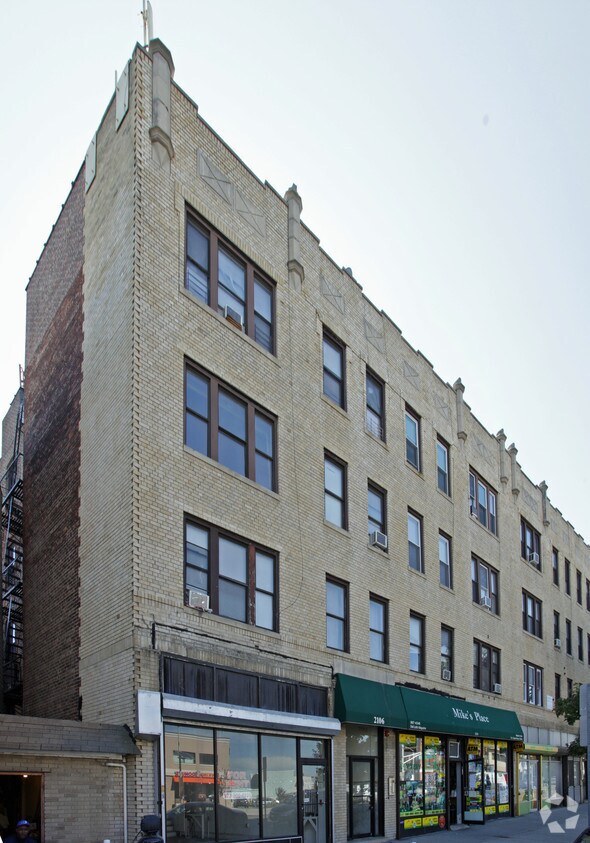 Foto del edificio - 2106 Kennedy Blvd