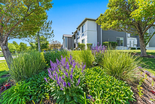 Landscaping - Woodgate at Jordan Landing