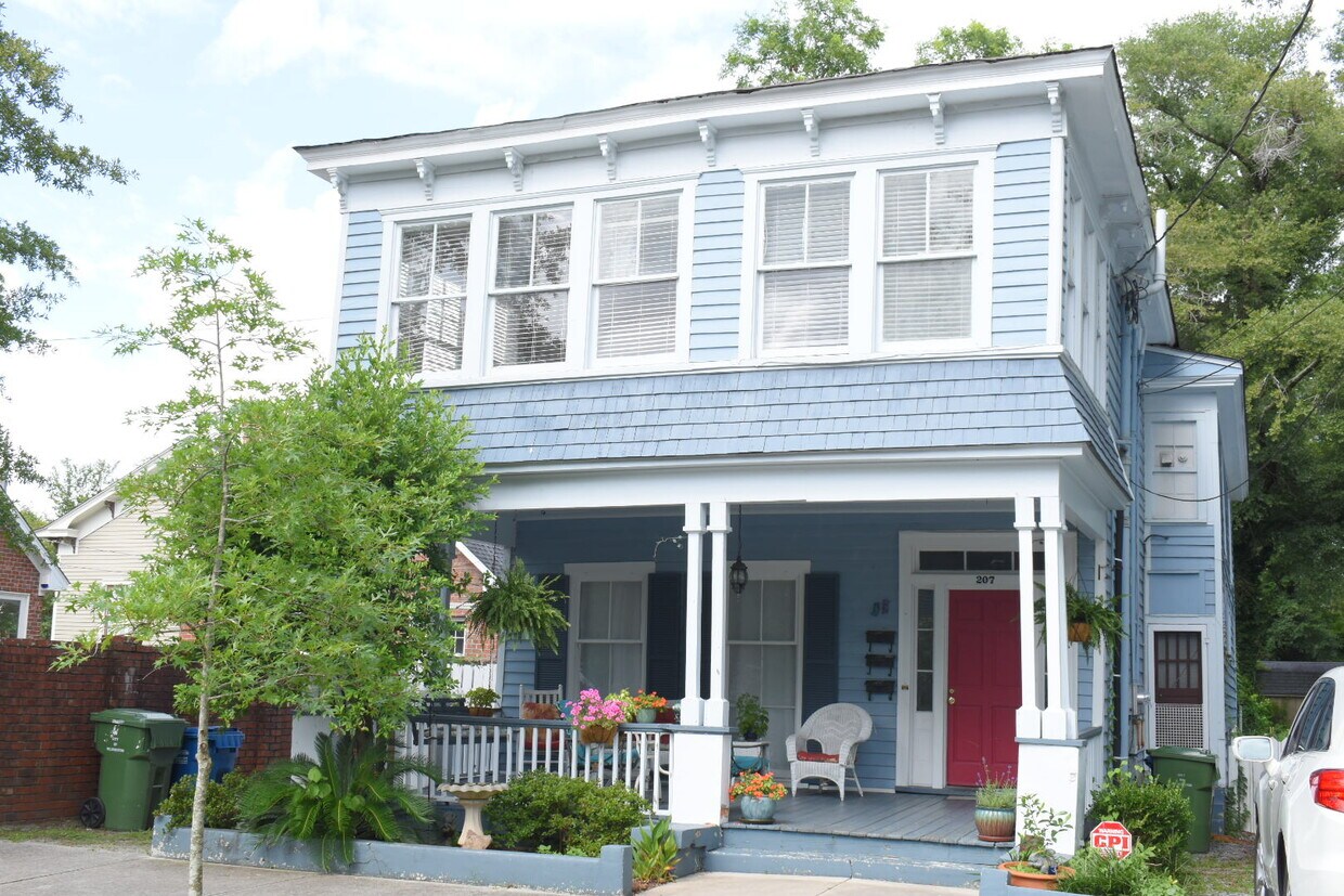 Primary Photo - 207 N 7th St