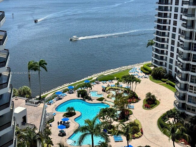Foto del edificio - 19195 Mystic Pointe Dr