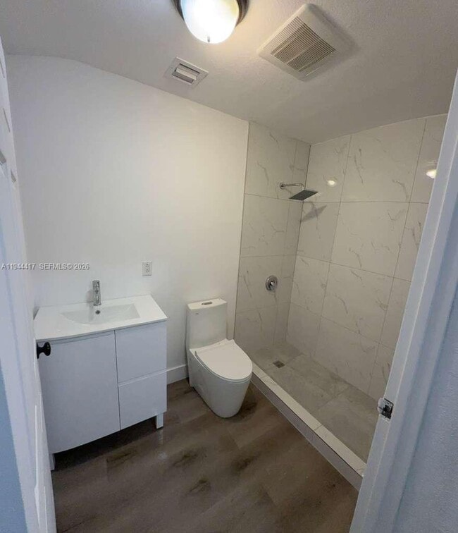 Building Photo - 2640 SW 32nd Ct