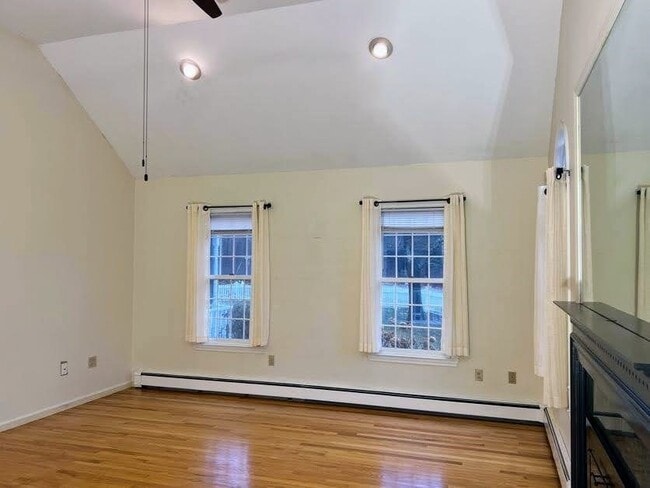 Building Photo - 1565 West St