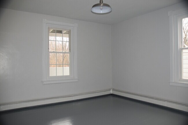 Comedor u oficina en casa - 33 Main St