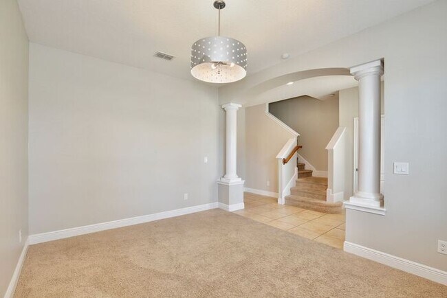 Foto del edificio - Beautiful 3/2.5 Spacious Townhome with a Private Courtyard and a 2 Car Garage in the Desirable Sa...