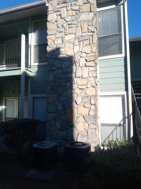 Building Photo - 3756 Tanglewilde St