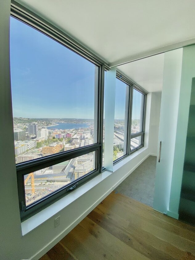 Primary Photo - 1bd/1ba Seattle Condo