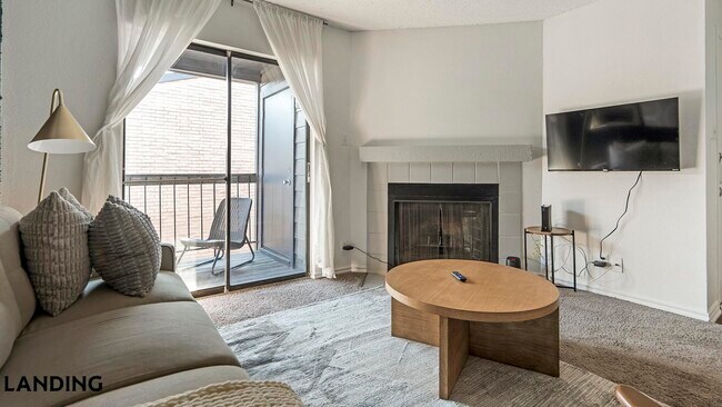 Foto del edificio - 1071 Clayton Ln