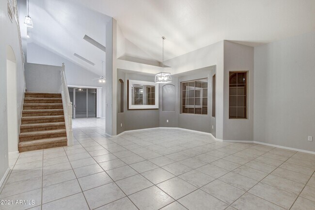 Building Photo - 17144 E Kensington Pl