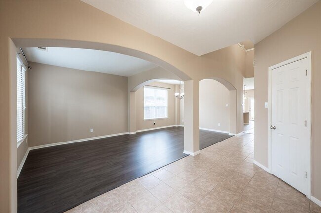 Building Photo - 16906 Langham Heights Ln
