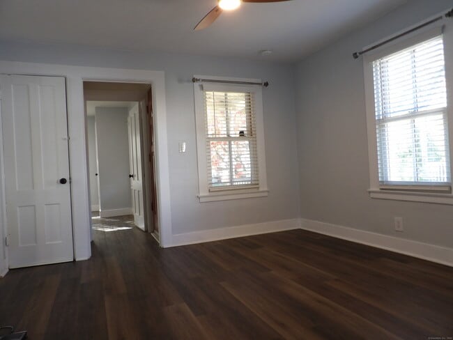 Foto del edificio - 32 Wells Ave