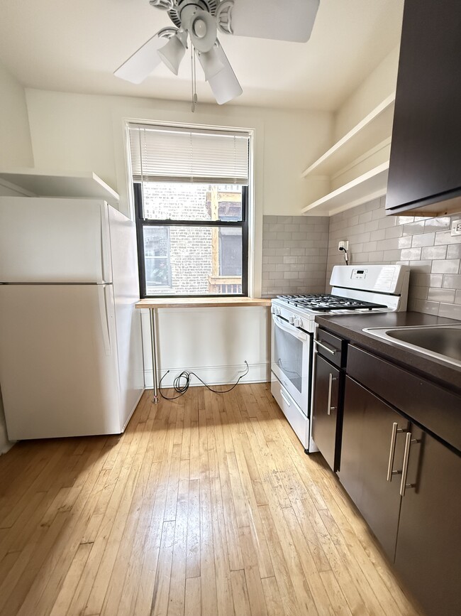 Building Photo - 2321 N Spaulding Ave