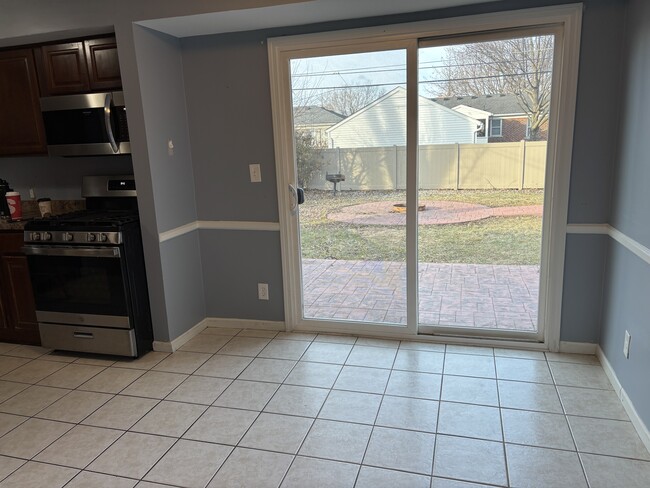 Building Photo - 11401 Mayfield St