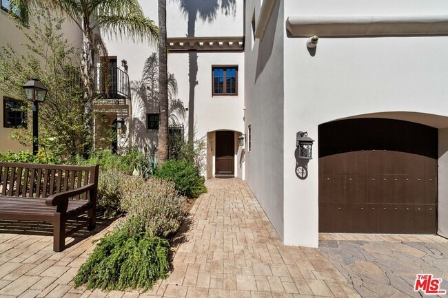 Building Photo - 11937 Sunset Blvd