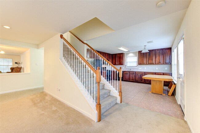 Foto del edificio - 15326 Mission Oak Dr