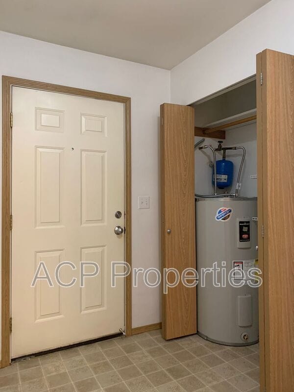 Foto del edificio - 2755 McLeod Rd