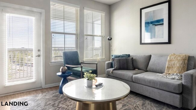 Building Photo - 2300 Tapestry Park Dr