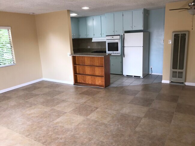 Building Photo - 1500 N Bullis Rd
