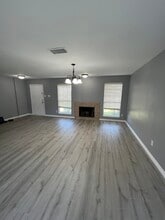 Building Photo - 3612 Villa Pl