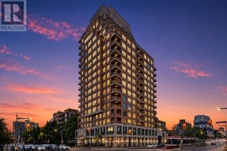 Building Photo - 155 St Clair Ave W
