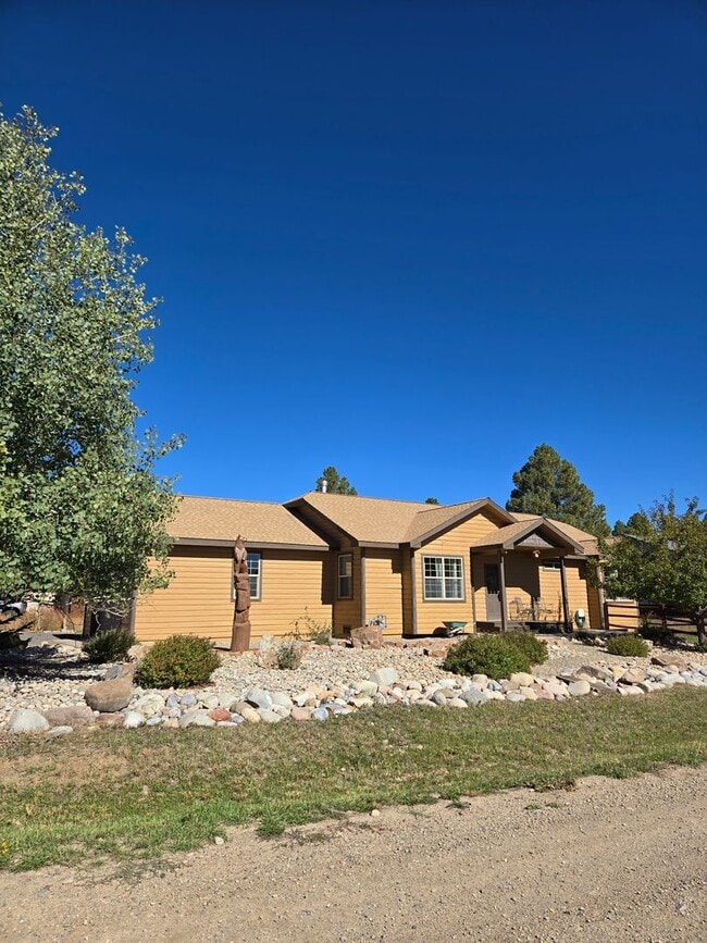 Building Photo - 129 Woodsman Dr