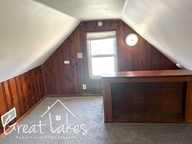 Building Photo - Cozy 1 bedroom / 1 bathroom bungalow now a...