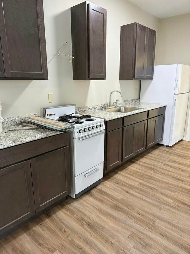 Building Photo - 210 S Eaton St