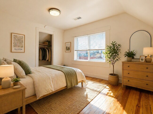 Building Photo - 7 Ascot St