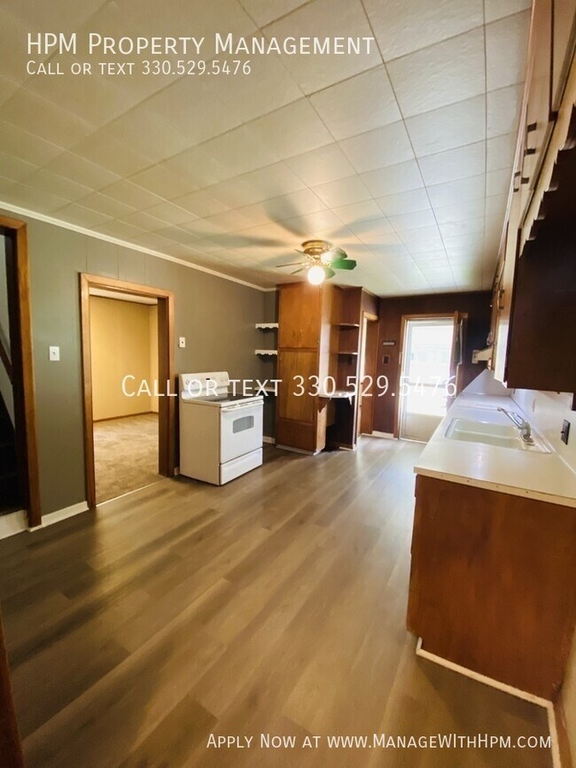 Building Photo - 628 Garfield Ave SW
