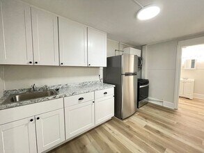 Building Photo - 49 Pennacook St