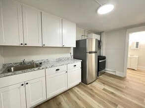 Building Photo - 49 Pennacook St