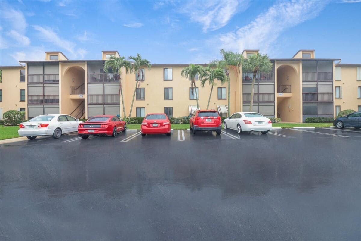 812 Sky Pine Way Unit G2, Greenacres, FL 33415 Condo for Rent in Greenacres, FL