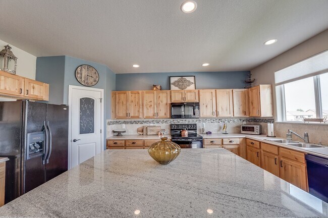 Foto del edificio - Stunning 4 Bed, 3 1/2 Bath House in Severance!