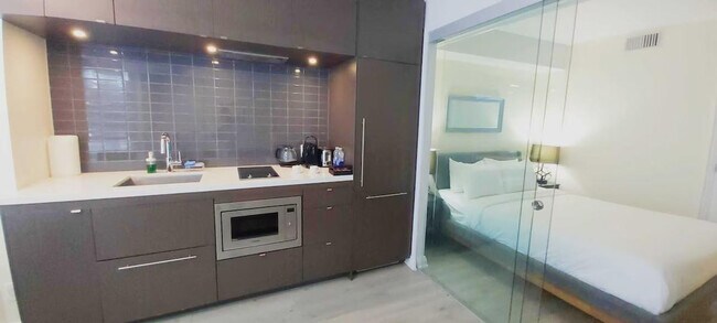 Building Photo - 55 Avenue Rd